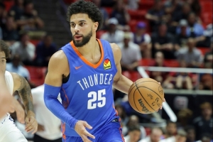 卡森-华莱士：阿杰伊-米切尔一直在得分 他打得太猛了